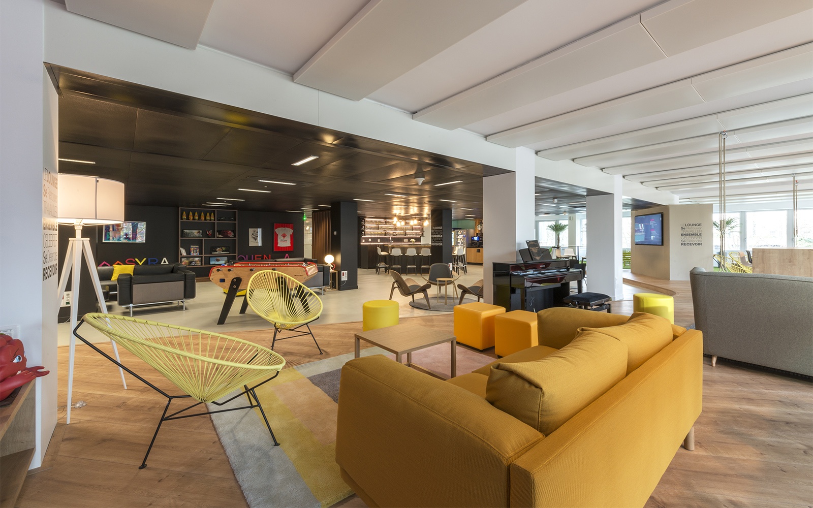 Sparkly Interior Design at Schweppes French Headquarters